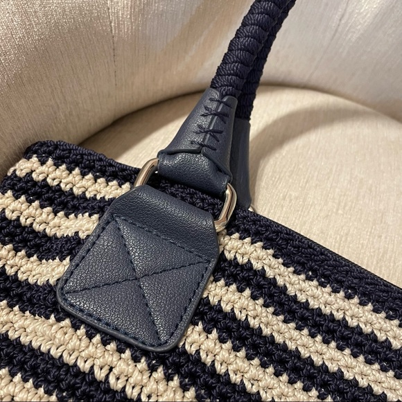 The Sak Handbag in Nautical Navy & Cream - Like New Condition - Picture 5 of 9